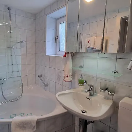 Osborne Near Hallstatt