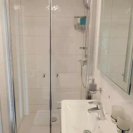 Osborne Near Hallstatt 上特劳恩