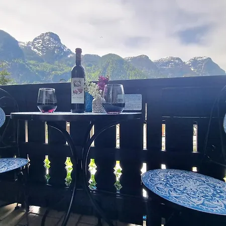 Osborne Near Hallstatt Nyaraló