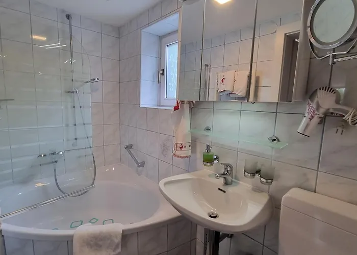 Osborne Near Hallstatt