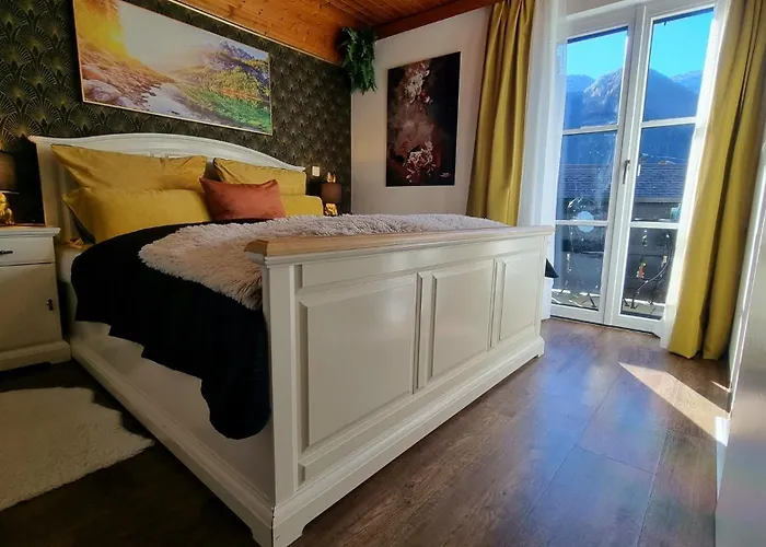 Osborne Near Hallstatt *